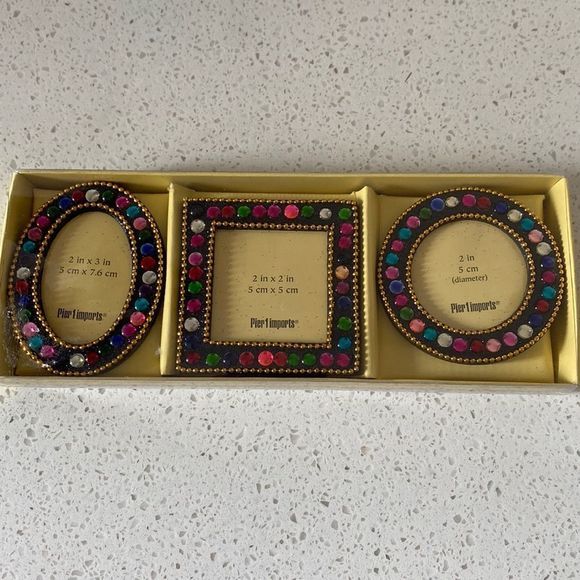 Pier 1 imports desktop frame contains 3